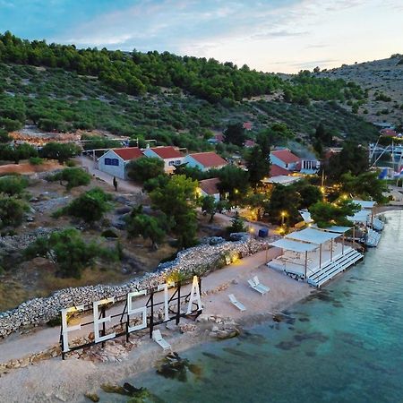 Glamping Resort Festa Kornati Pristanisce ภายนอก รูปภาพ