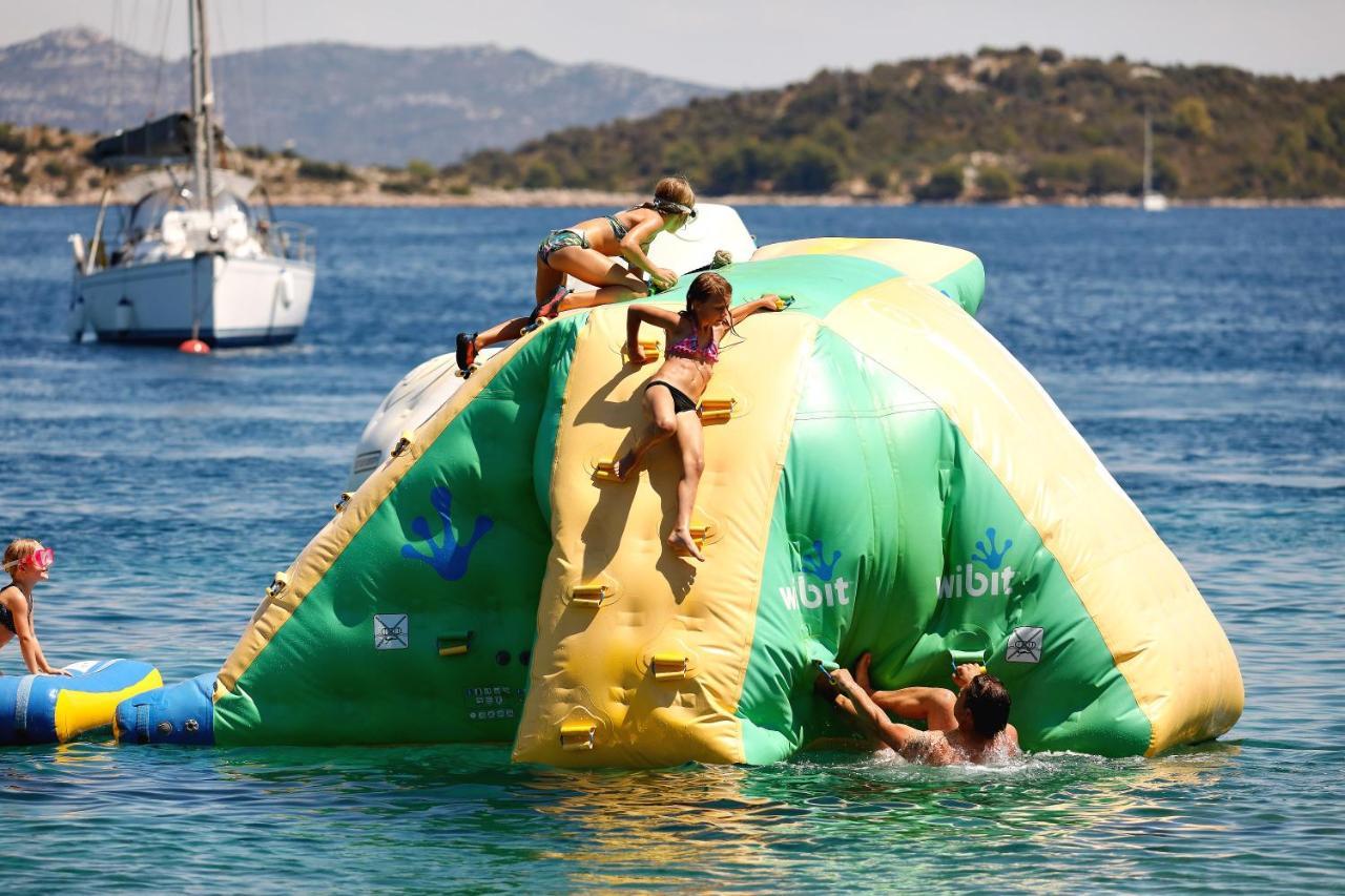 Glamping Resort Festa Kornati Pristanisce ภายนอก รูปภาพ