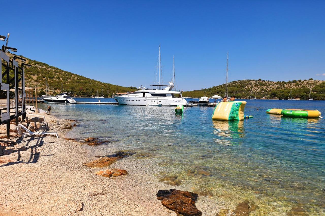 Glamping Resort Festa Kornati Pristanisce ภายนอก รูปภาพ