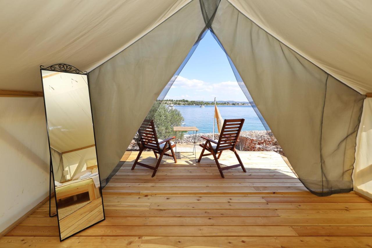 Glamping Resort Festa Kornati Pristanisce ภายนอก รูปภาพ